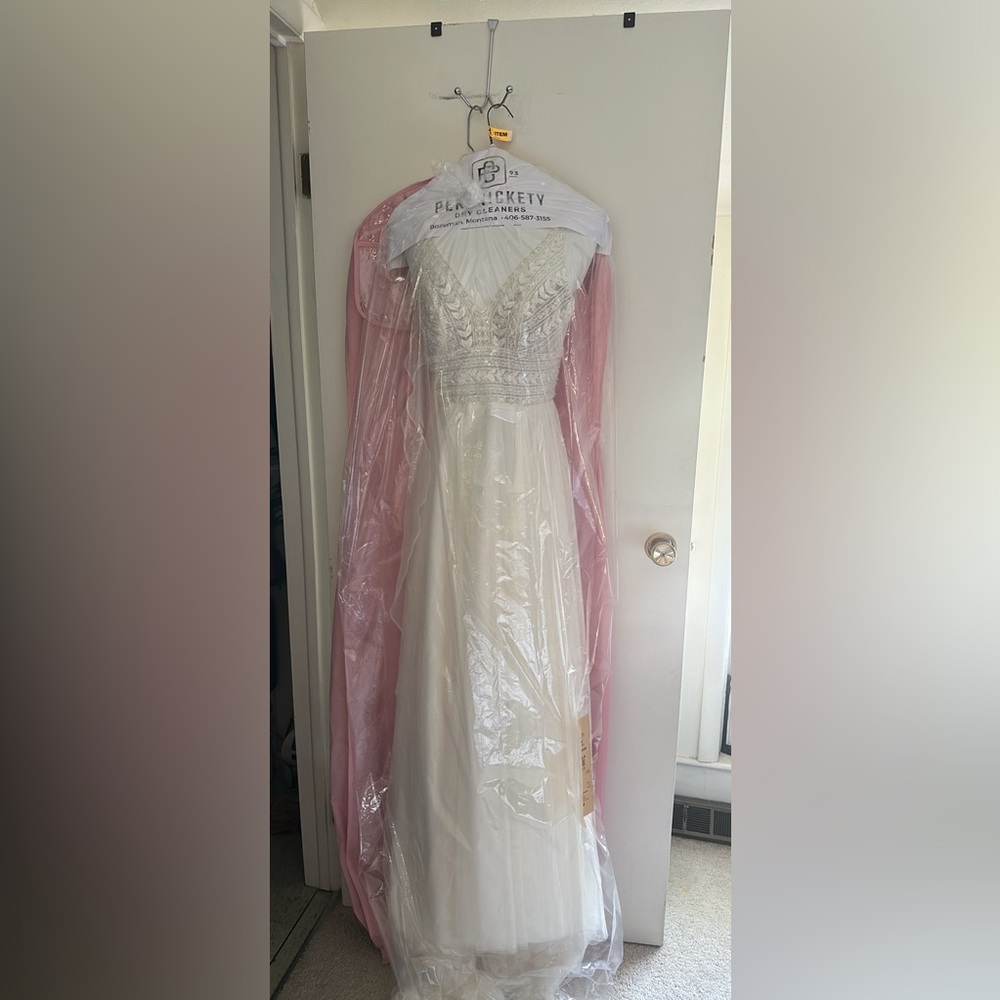 White wedding dress size 6
